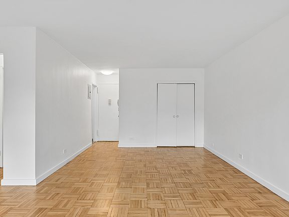 5th image of 175 W 12th St APT 4K