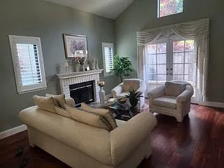 2070 University Park Dr — Photo 2