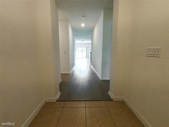 5th image of 4650R Baymoor Dr