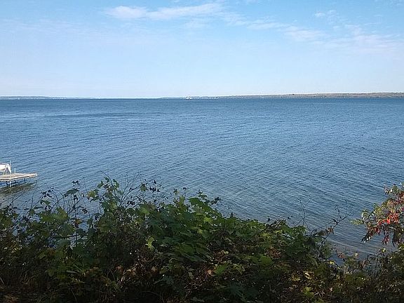 Looking north on Seneca Lake