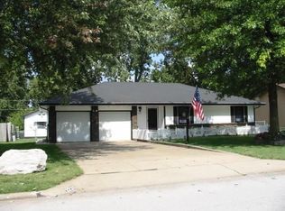 2231 E Parkwood St, Springfield, MO 65803