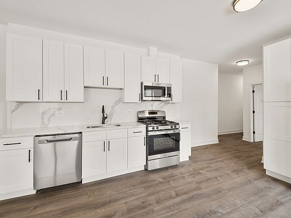 4th image of 3058 W Cortland St #1