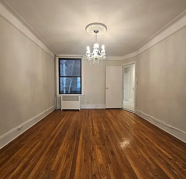 23-52 31st Ave #2R — Photo 6