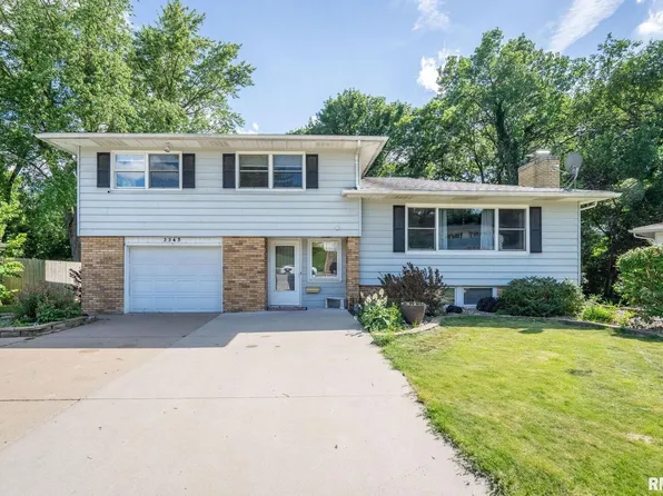 3345 28th Street Ct, Rock Island, IL 61201