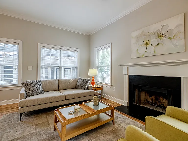237 Carlyle Park Dr NE — Photo 11