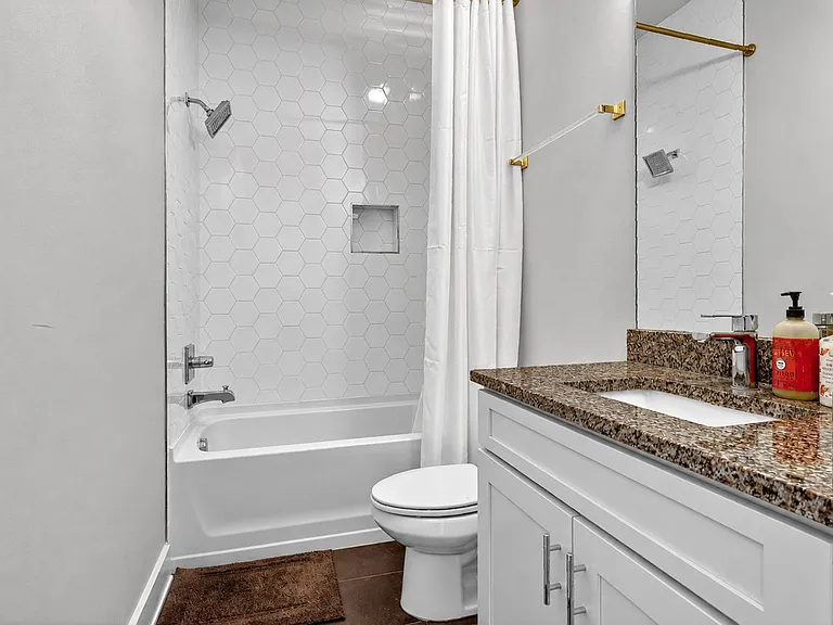 1007A Alice St — Photo 39