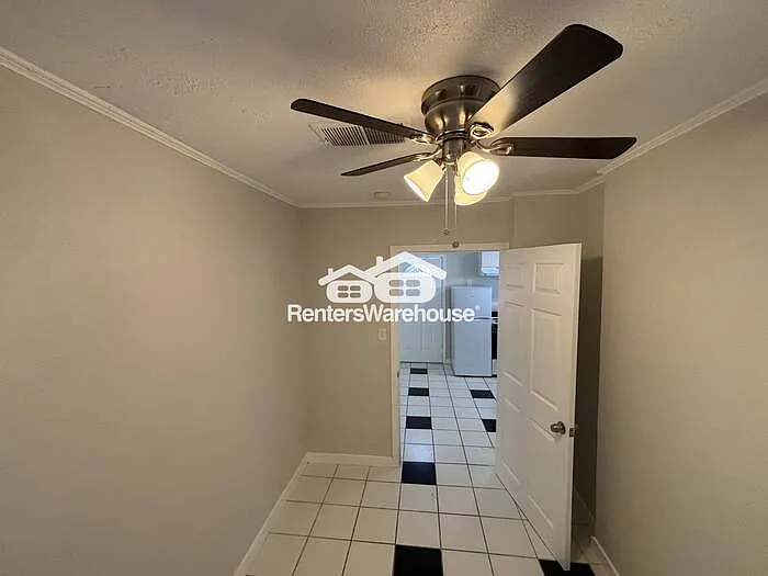 2818 W Heatherbrae Dr — Photo 14