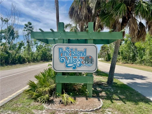 4456 Lake Heather Cir, Saint James City, FL 33956