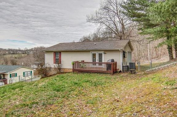 2nd image of 118 Country Hill Ct