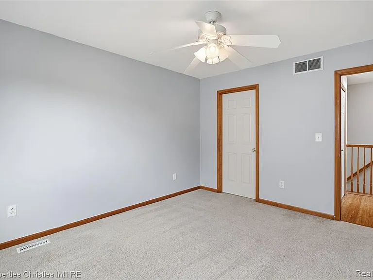 6474 Bedview Dr — Photo 33