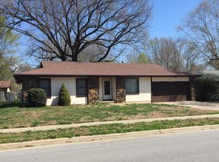 2927 E Linwood St, Springfield, MO 65804