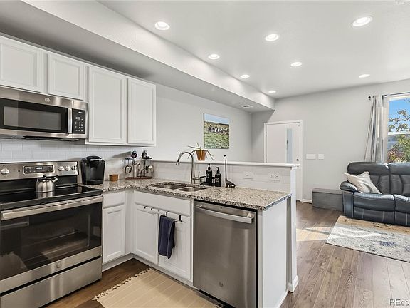 3rd image of 6531 N Dunkirk Street