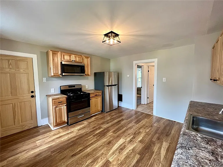 101 Lowell Ave #101 — Photo 16