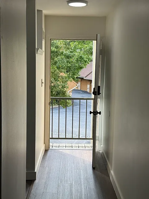 1 bed, 1146 sqft, $1,850 — Photo 3