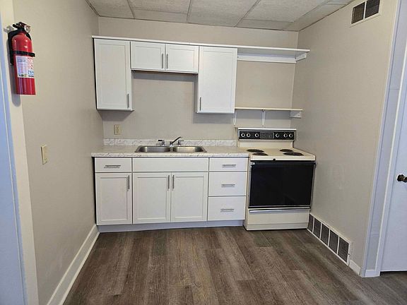 2nd image of 2123 4th St #A
