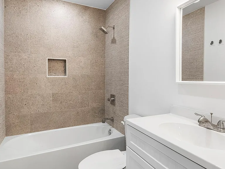 438 Memphis St #21 — Photo 6