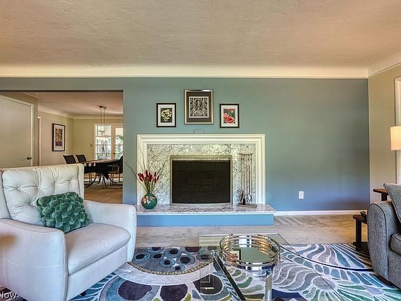 4th image of 301 Breezewood Dr