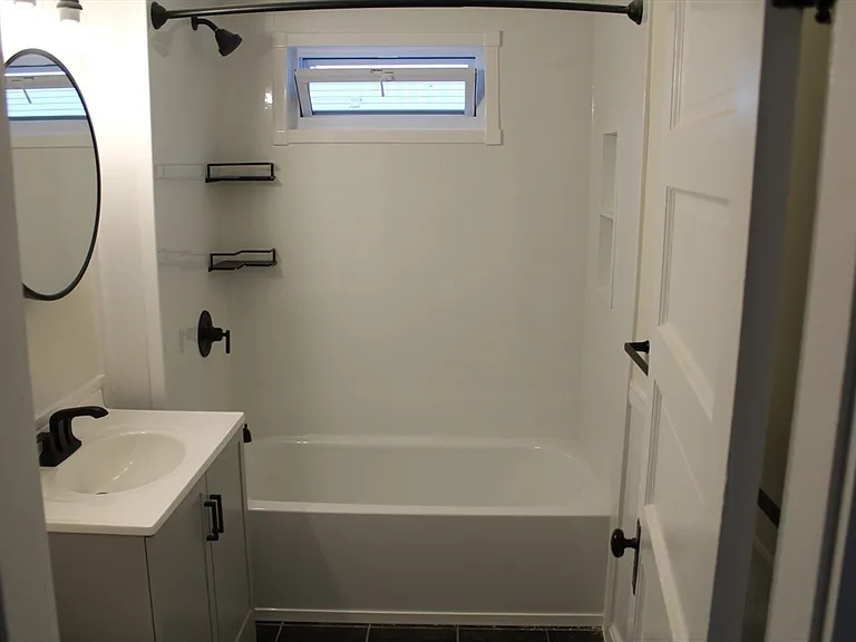 415 Commercial St #1 — Photo 4