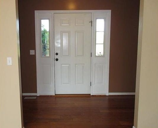 5th image of 401 Ravenwood Dr