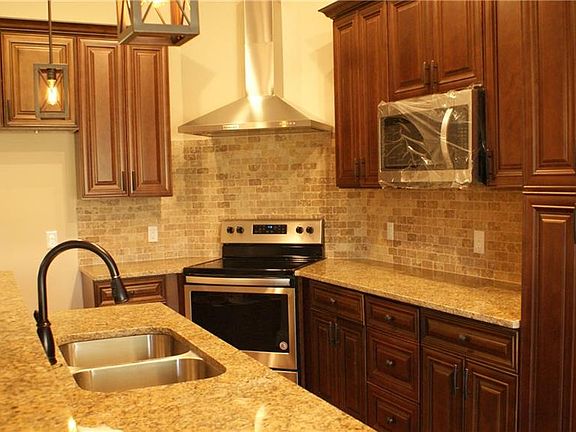 2nd image of 618 Kiowa Cir