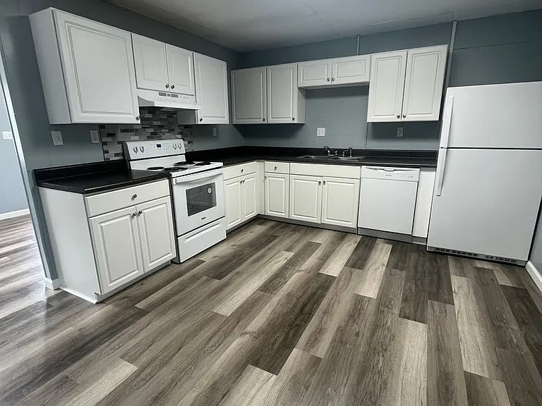 107 Lucas Dr — Photo 17