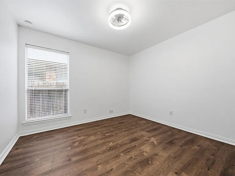 4303 Wellington Grove Ln — Photo 17