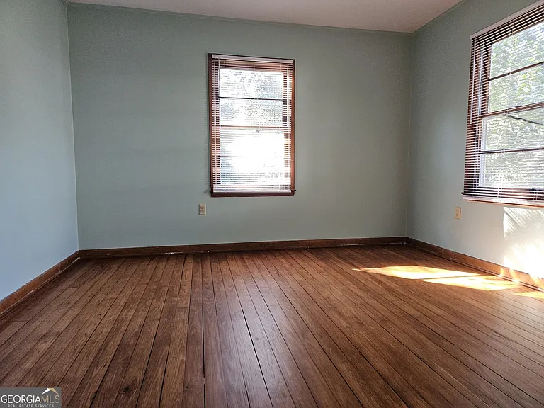 344 E Main St — Photo 5