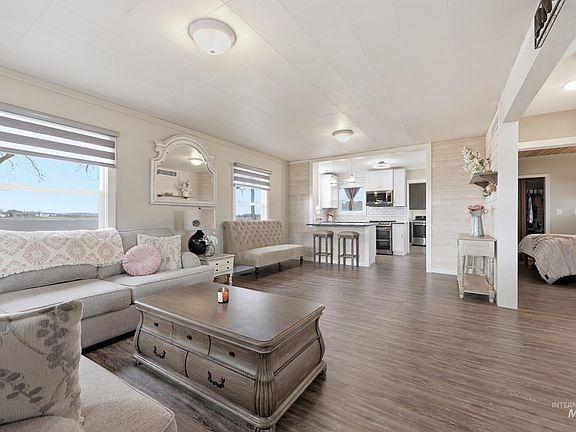 2nd image of 9762 Deer Flat Rd