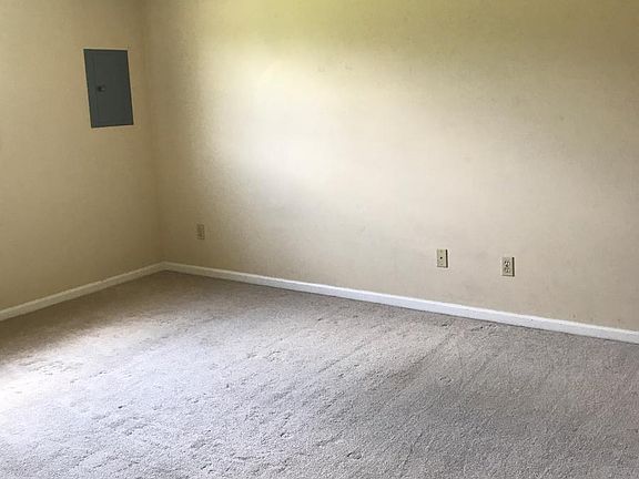 2nd image of 1404 Valleywood Dr