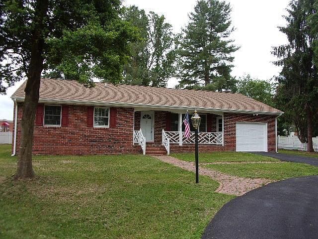 1st image of 357 Lakeside Dr