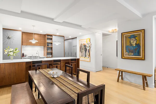 Sold by Sotheby's International Realty | media 10