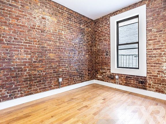 3rd image of 1055 Dean St #1X