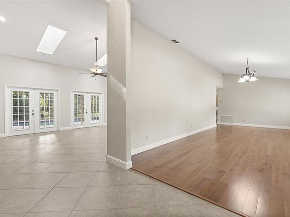 3rd image of 5321 FOXSHIRE COURT