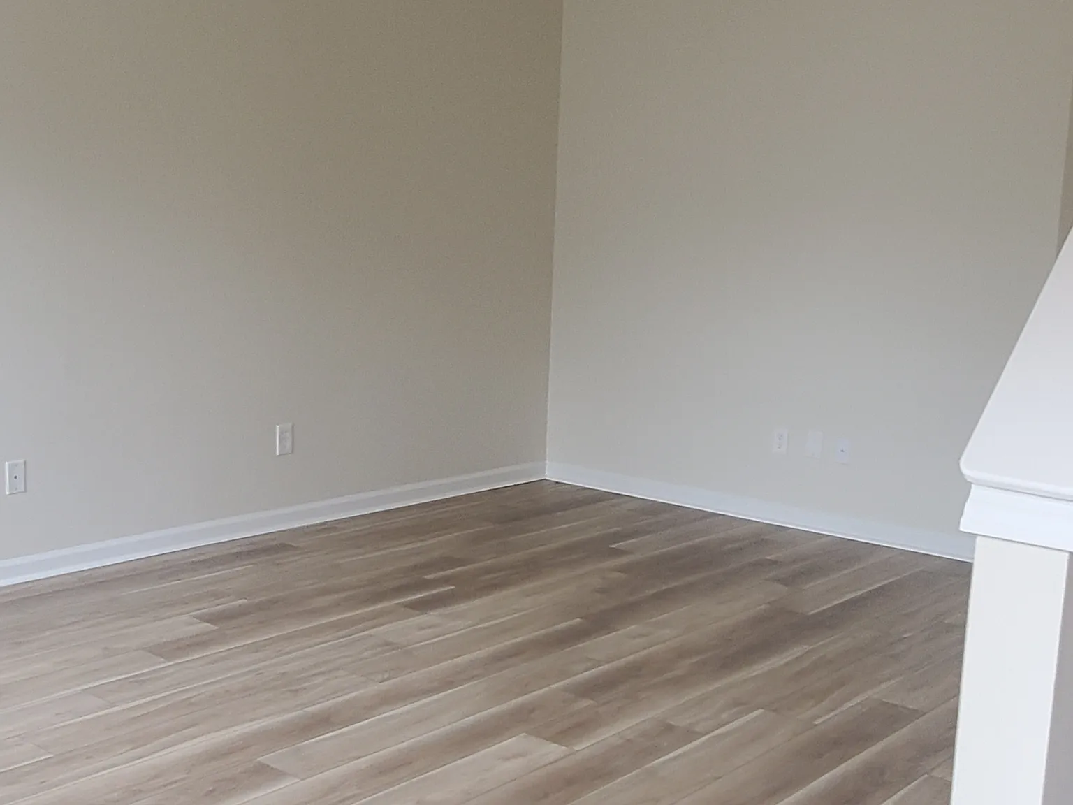 3 bed, 1376 sqft, $1,895 — Photo 3
