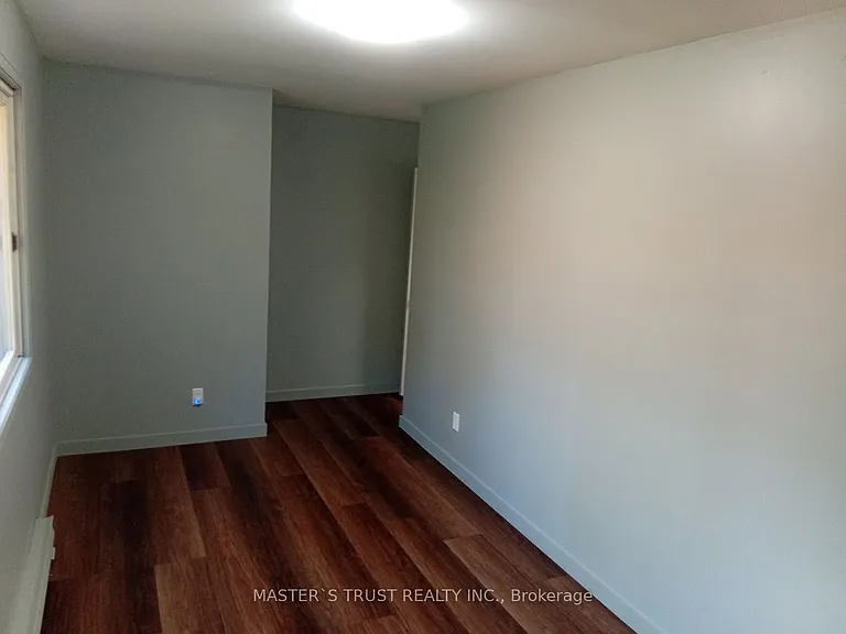 190 Borland St E #4 — Photo 14