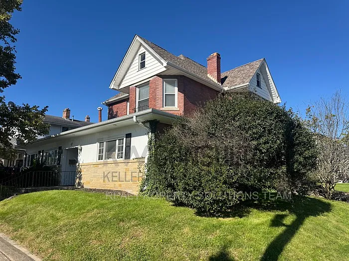 67 E High St — Photo 2