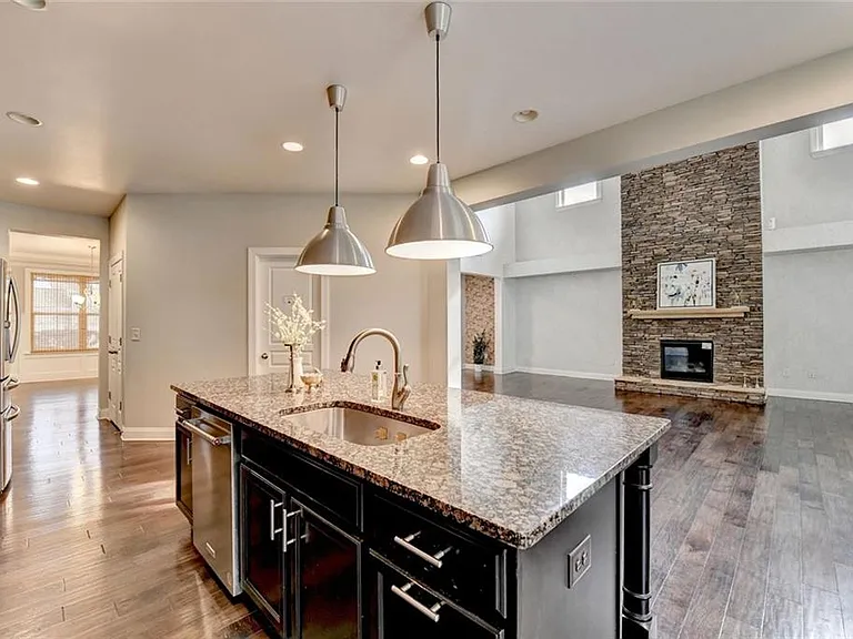 2540 Maple Ridge Ln — Photo 24