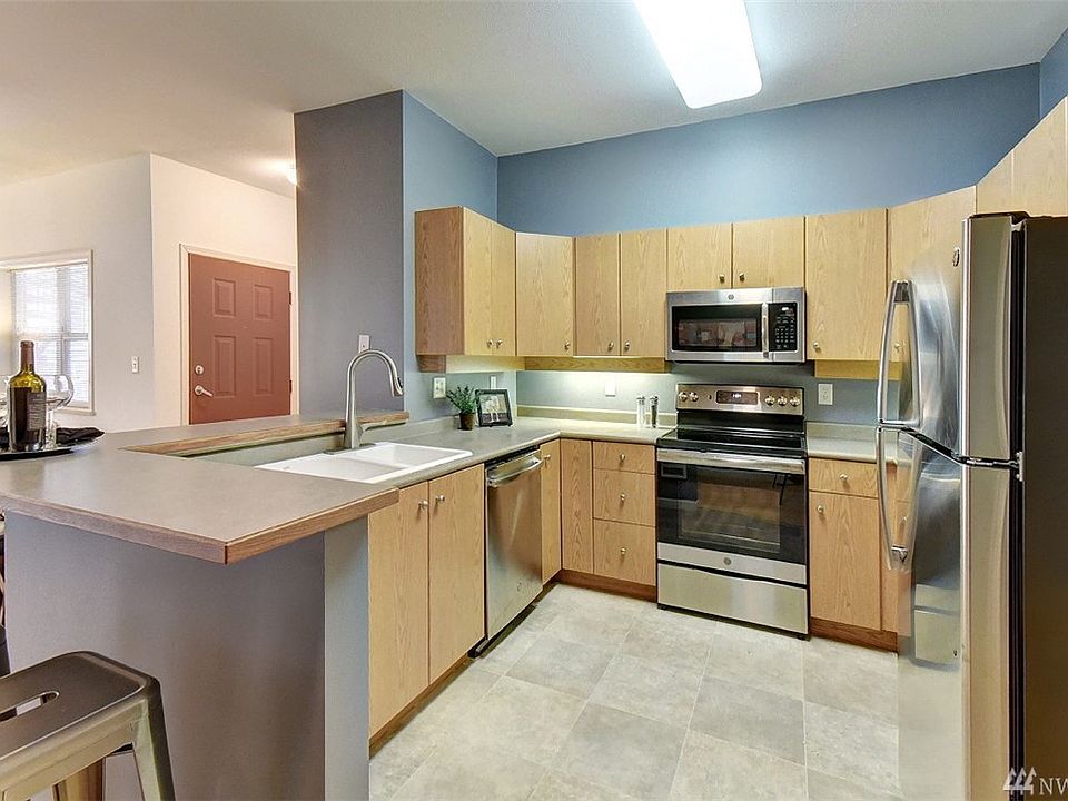 1st image of 4217 164th St SW #B-106