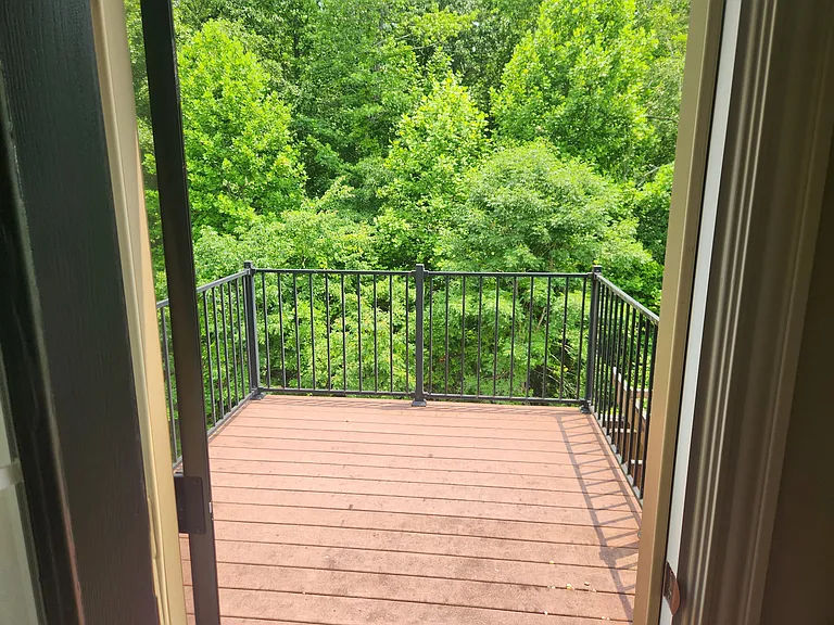 105 Grove Park Ln — Photo 12