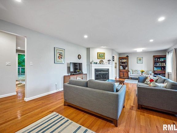 5th image of 2923 W Cambridge Ct