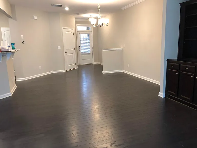 1229 Foxcroft Ln — Photo 2