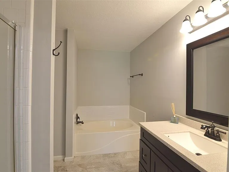 28926 Sedgefield St — Photo 7