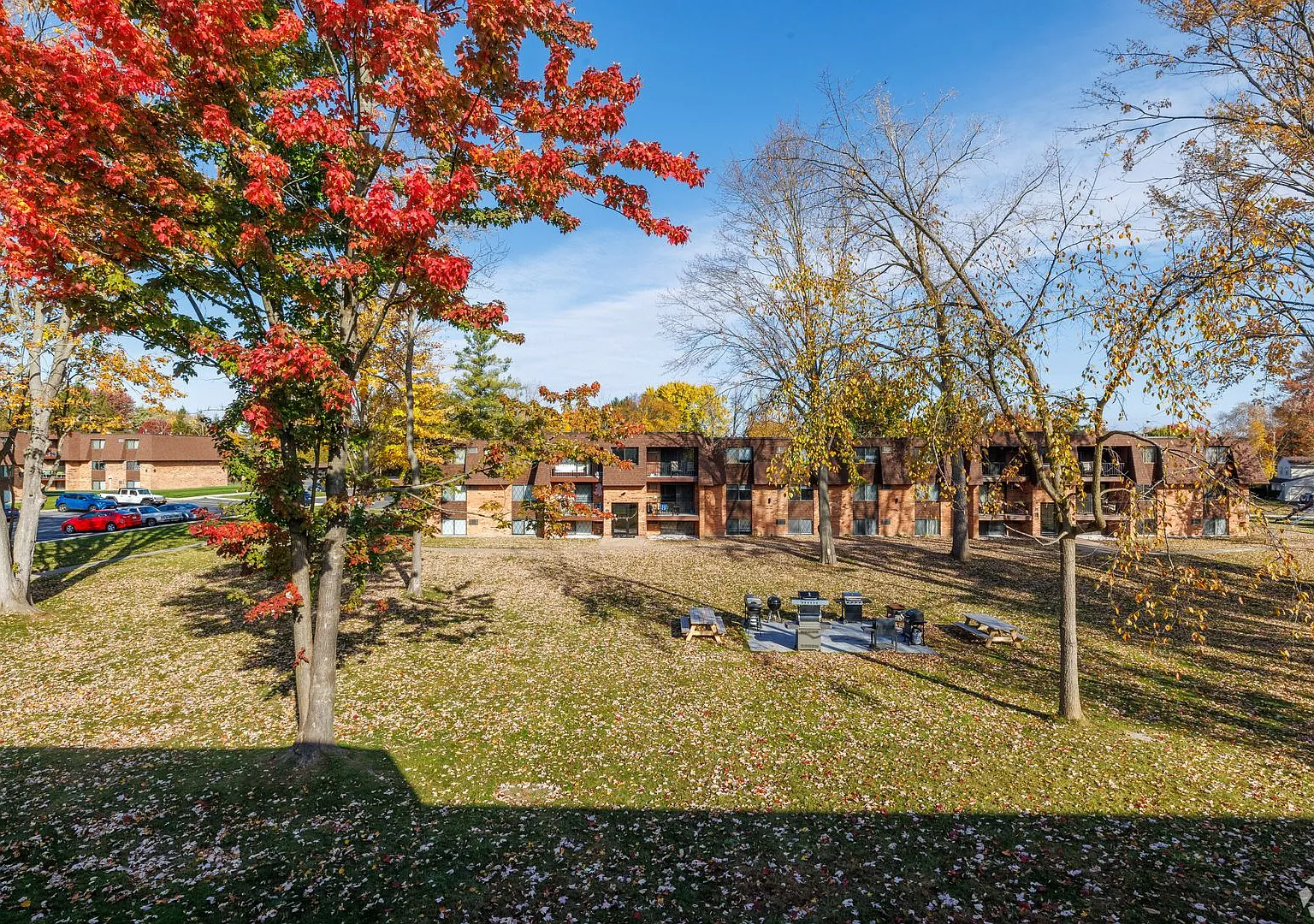 Pinecrest Manor — Photo 4