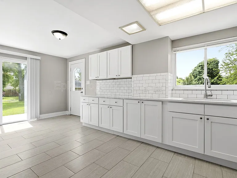3117 Coucy Ave — Photo 4