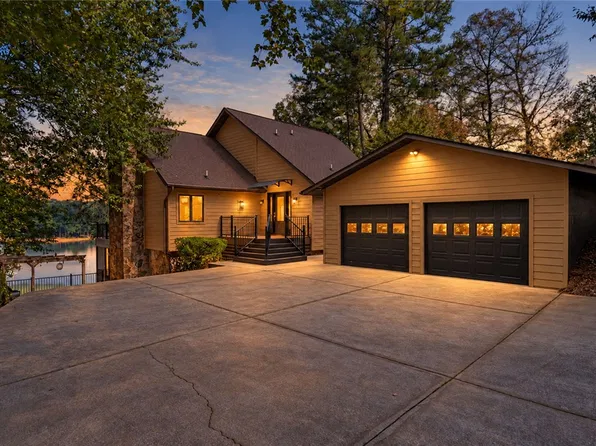 120 Farris Sandra Dr, West Union, SC 29696