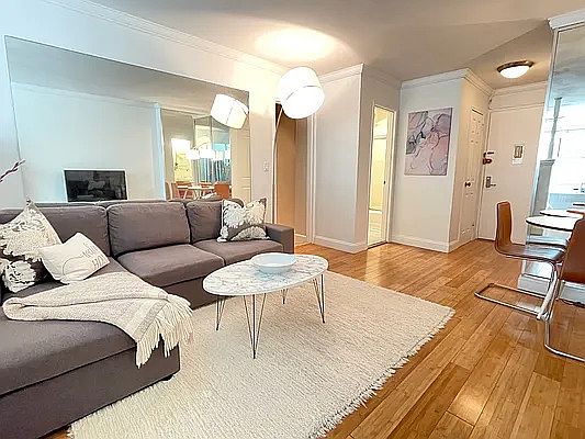 3rd image of 3 Sheridan Sq APT 4G