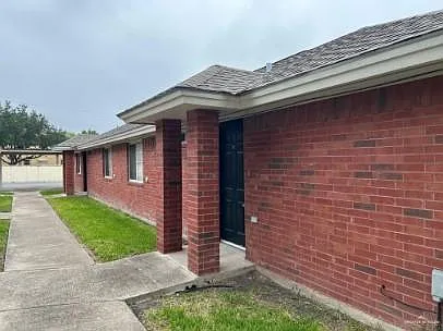 2 bed, 1.0 bath, 850 sqft, $850 — Photo 1
