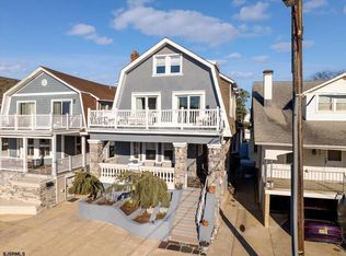 7 N Surrey Ave, Ventnor, NJ 08406