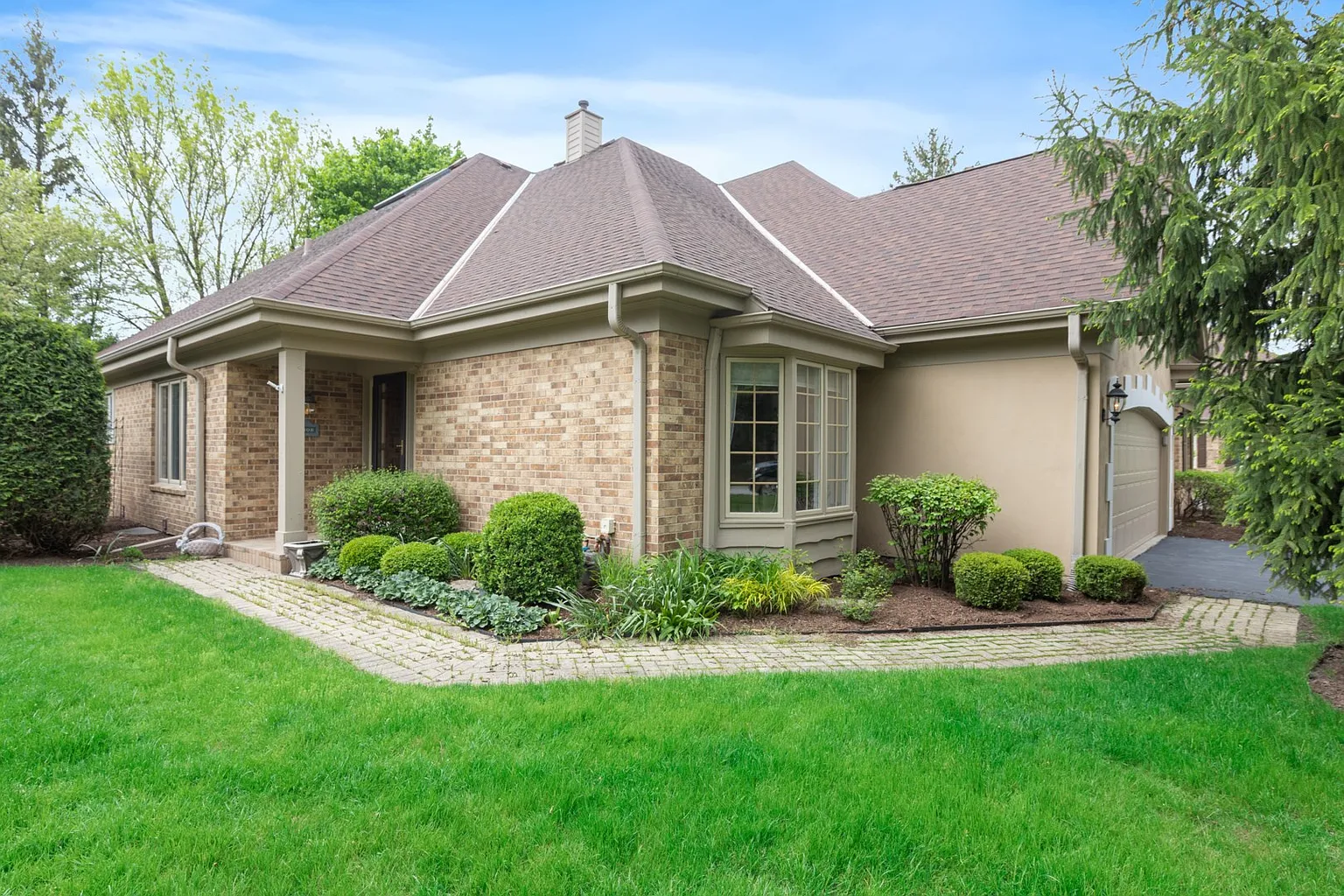 36 Pine Tree Ln photo 1