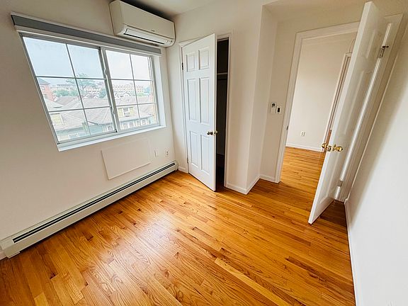 3rd image of 43-18 Robinson St #4B